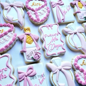 She's Tying the Knot Set